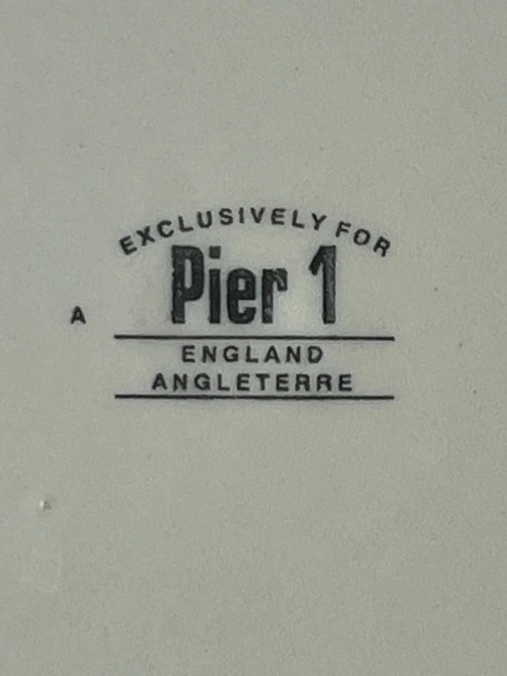 Pier One 1 “Macintosh” Dinner Plate Earthenware